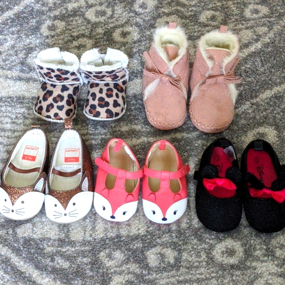 Lot of Baby Girls' Crib Shoes & Boots